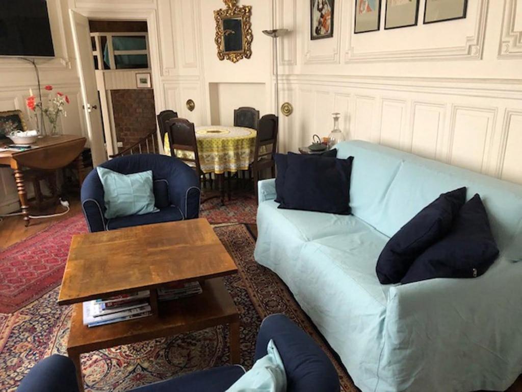 Le 35 Rue Coquilliere With Airport Pick-up Service Apartment *
