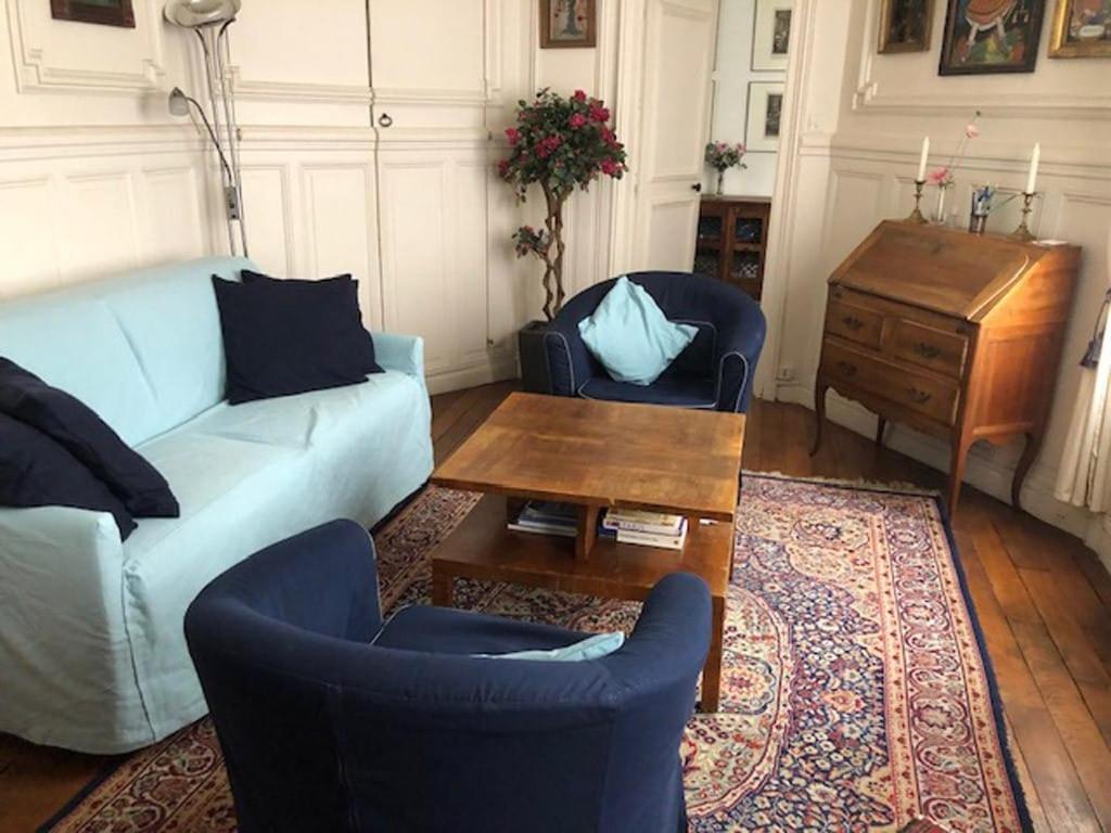 Apartment Le 35 Rue Coquilliere With Airport Pick-up Service